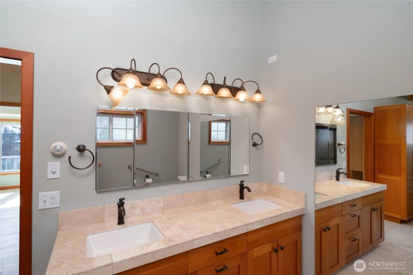 Property photo for 6065 Central Avenue, Anacortes photo 18