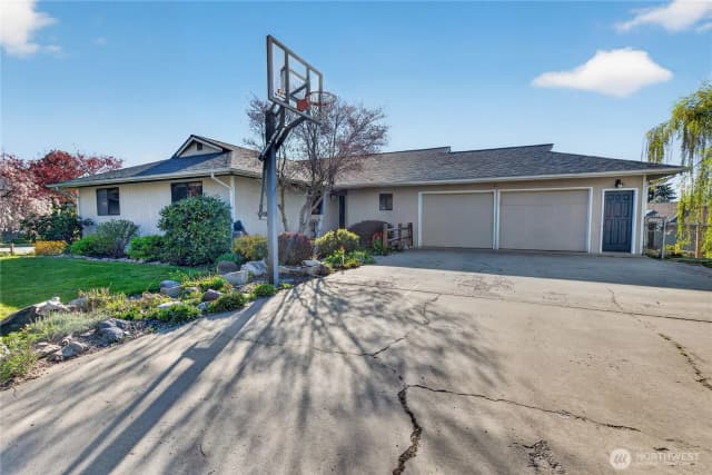 Property photo for 2629 Lemaister Avenue, Wenatchee photo 3