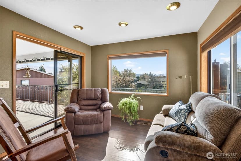 Property photo for 2629 Lemaister Avenue, Wenatchee photo 14