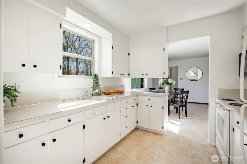 Property photo for 215 E Front Street, Lynden photo 8