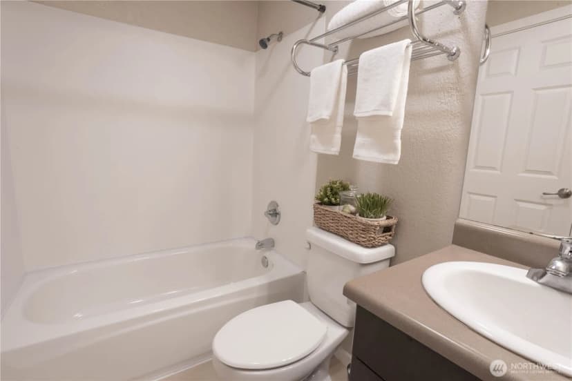 Property photo for 12607 Se 41st Place #h207, Bellevue photo 13