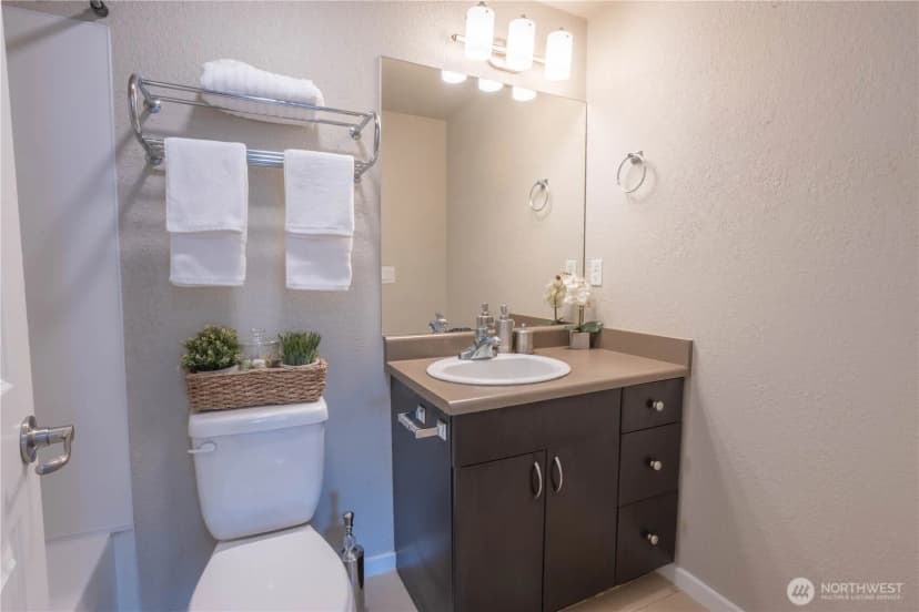 Property photo for 12607 Se 41st Place #h207, Bellevue photo 14