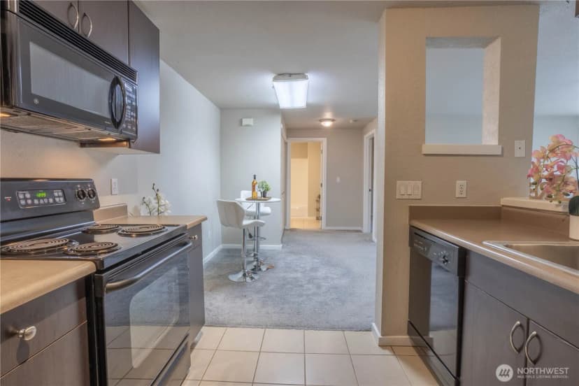 Property photo for 12607 Se 41st Place #h207, Bellevue photo 7