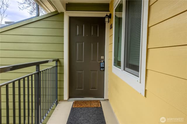 Property photo for 12607 Se 41st Place #h207, Bellevue photo 2