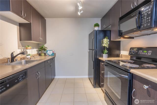 Property photo for 12607 Se 41st Place #h207, Bellevue photo 4