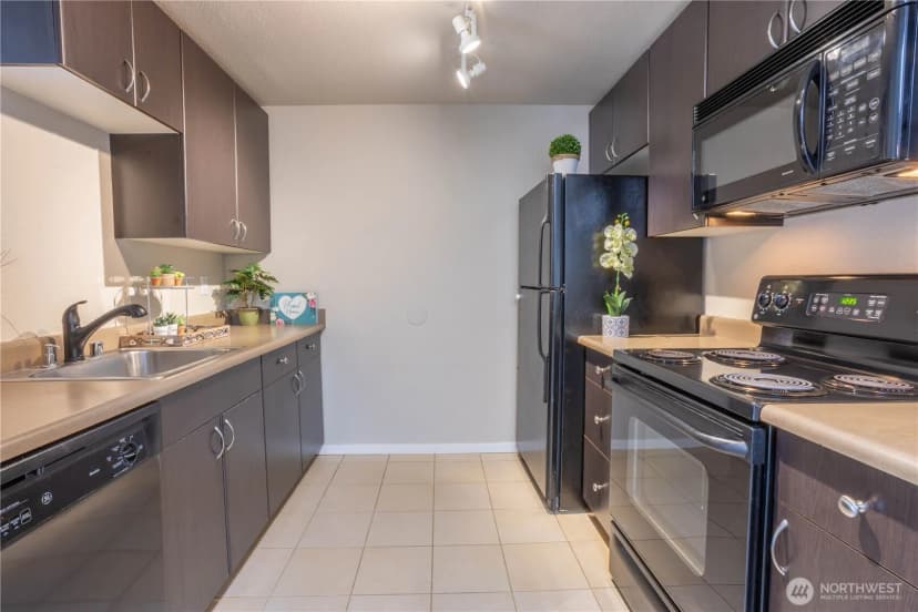 Property photo for 12607 Se 41st Place #h207, Bellevue photo 4