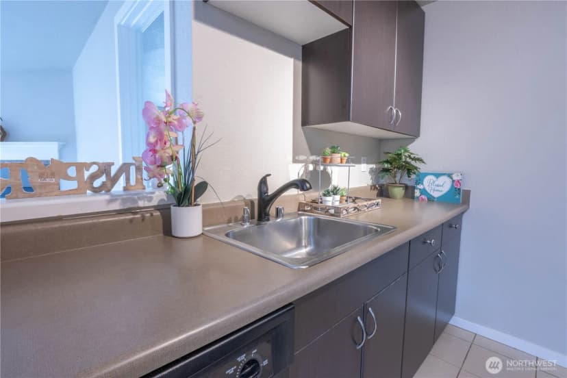 Property photo for 12607 Se 41st Place #h207, Bellevue photo 5