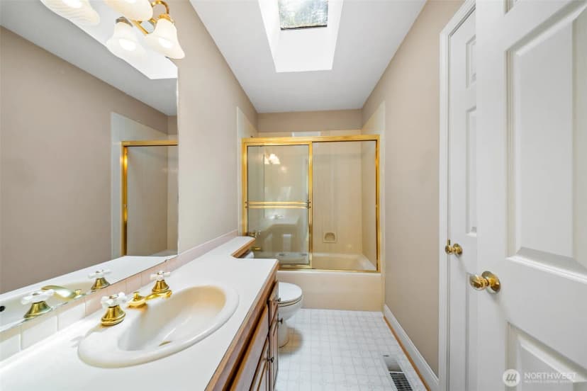 Property photo for 5608 Ridge High Court Sw, Olympia photo 16