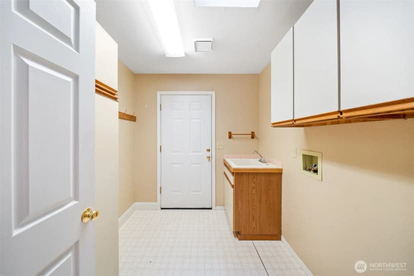 Property photo for 5608 Ridge High Court Sw, Olympia photo 17
