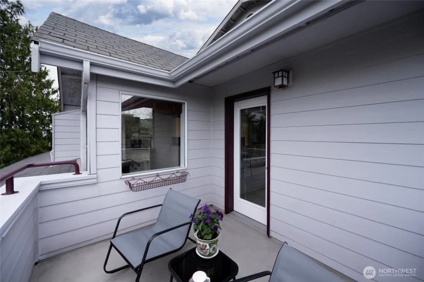 Property photo for 3435 California Avenue Sw #303, Seattle photo 32