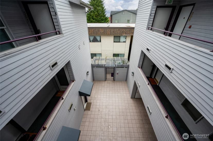 Property photo for 3435 California Avenue Sw #303, Seattle photo 6