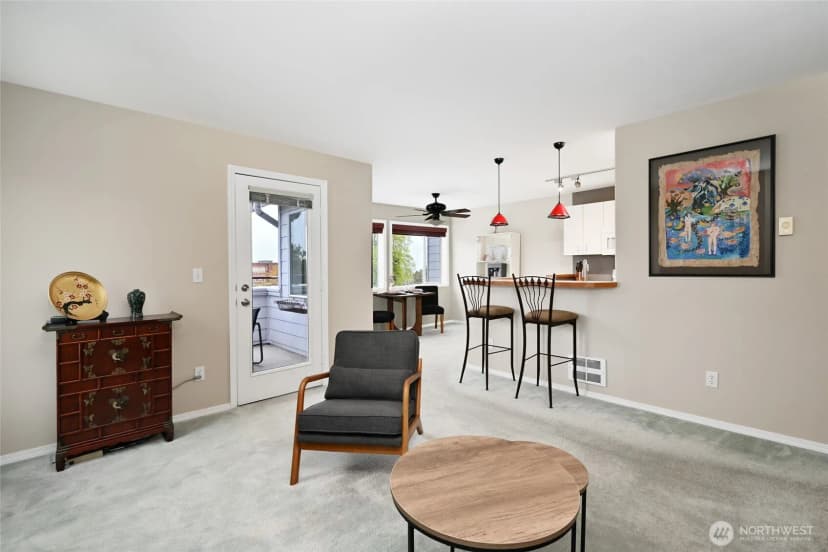 Property photo for 3435 California Avenue Sw #303, Seattle photo 11