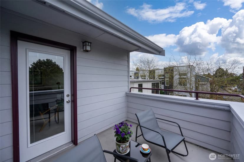 Property photo for 3435 California Avenue Sw #303, Seattle photo 33