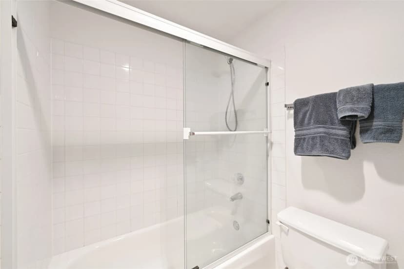 Property photo for 3435 California Avenue Sw #303, Seattle photo 26