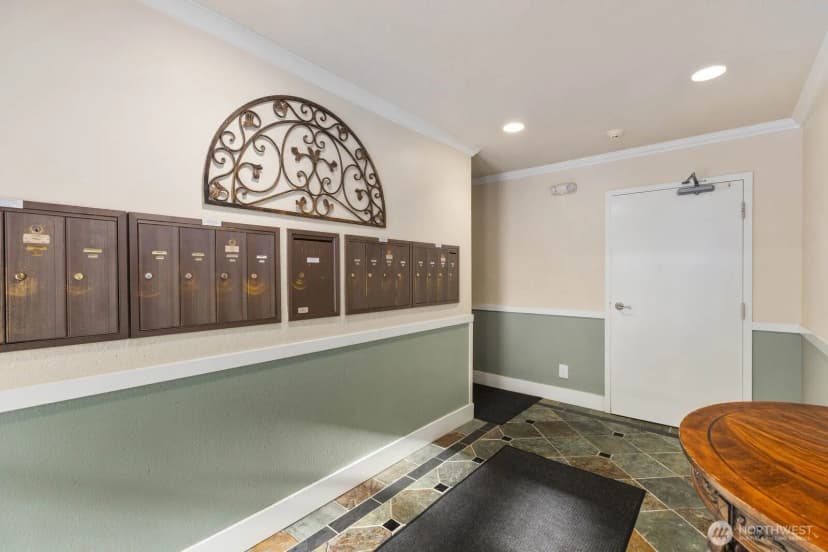 Property photo for 937 N 200th Street #b 203, Shoreline photo 22
