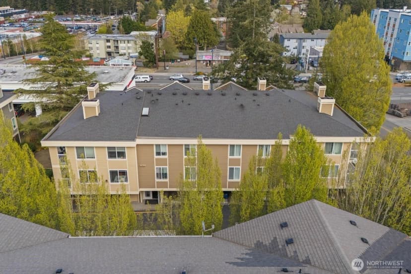 Property photo for 937 N 200th Street #b 203, Shoreline photo 25