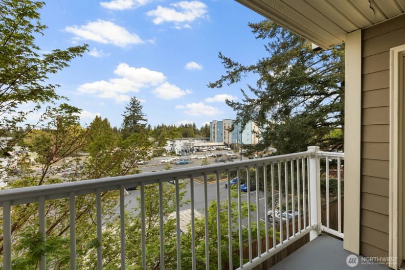 Property photo for 937 N 200th Street #b 203, Shoreline photo 18
