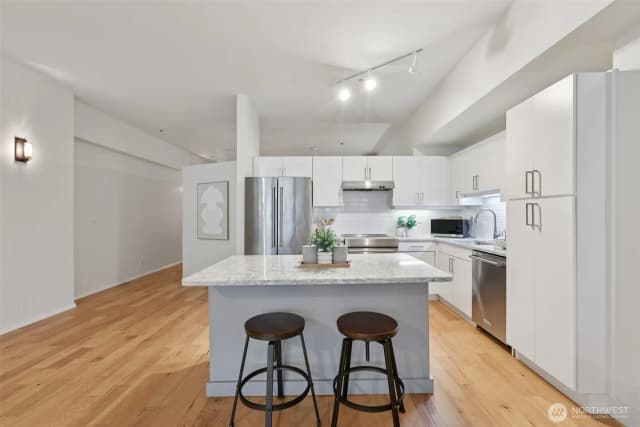 Property photo for 526 1st Avenue S #405, Seattle photo 4