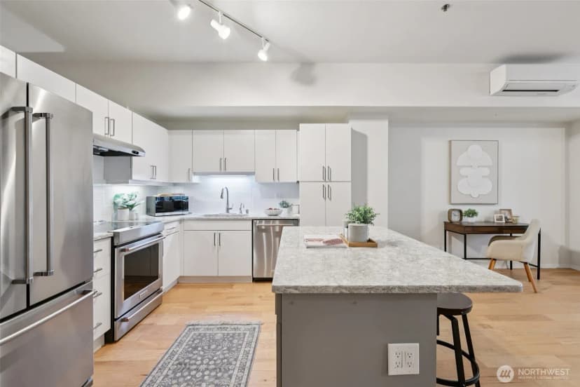 Property photo for 526 1st Avenue S #405, Seattle photo 3