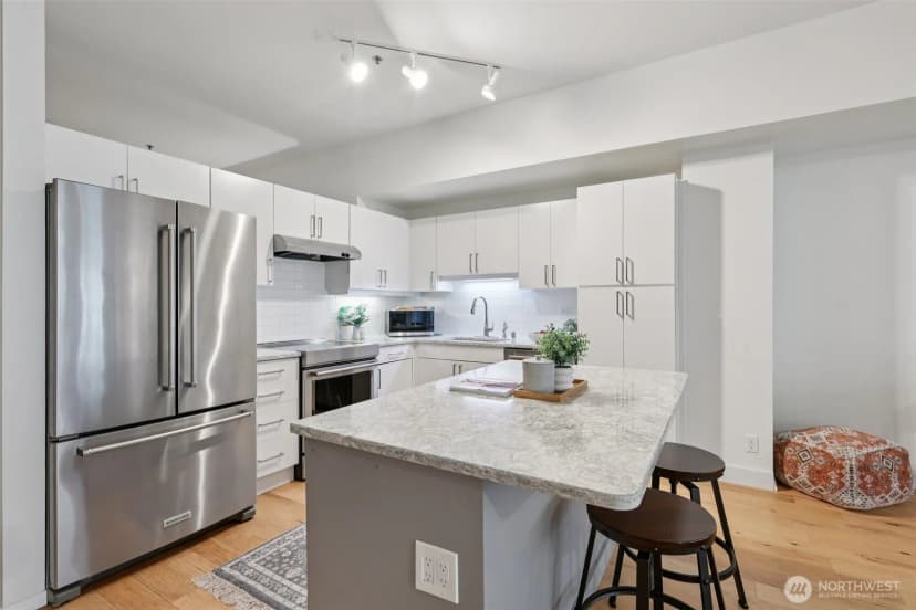 Property photo for 526 1st Avenue S #405, Seattle photo 2