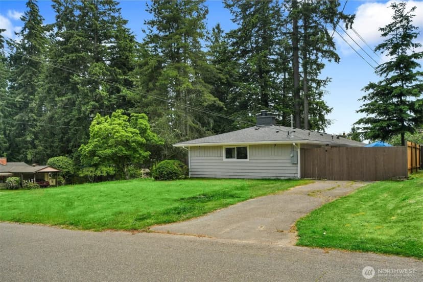 Property photo for 19326 66th Avenue W, Lynnwood photo 34