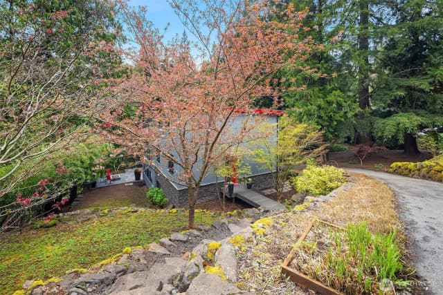 Property photo for 1534 Hillside Drive Se, Issaquah photo 5