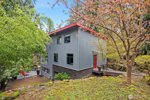 Property photo for 1534 Hillside Drive Se, Issaquah photo 3