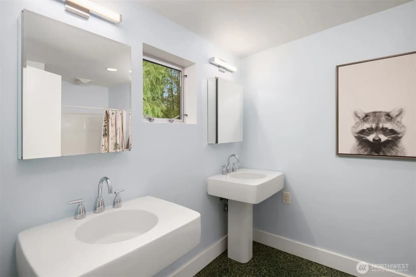 Property photo for 1534 Hillside Drive Se, Issaquah photo 16
