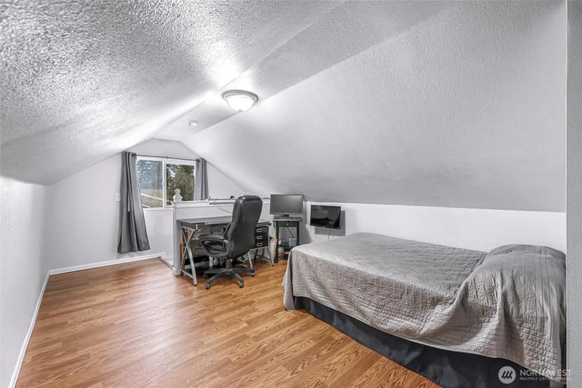 Property photo for 6981 Hannegan Road, Lynden photo 17