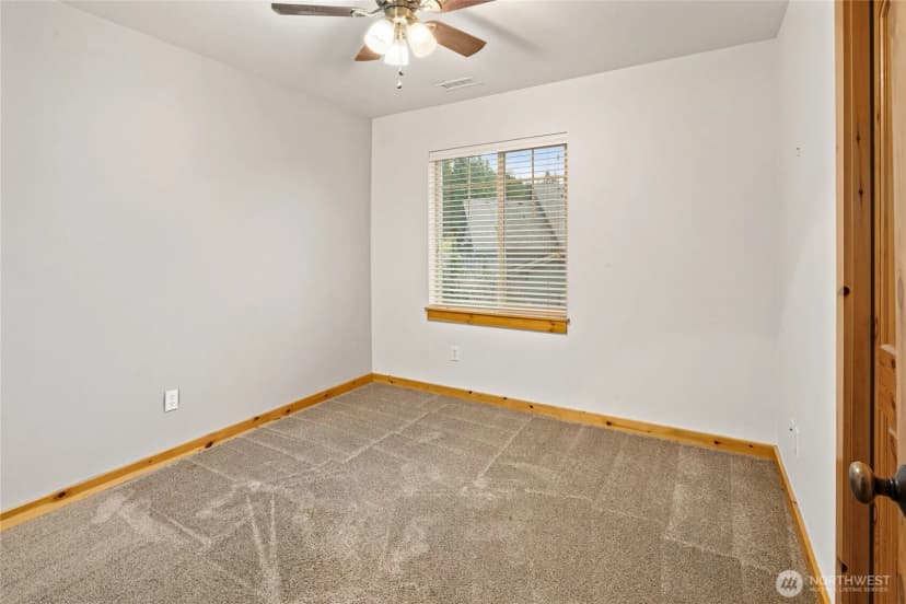 Property photo for 231 Clearwater Loop #1, Ronald photo 15