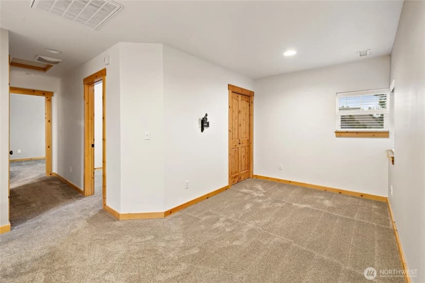Property photo for 231 Clearwater Loop #1, Ronald photo 17