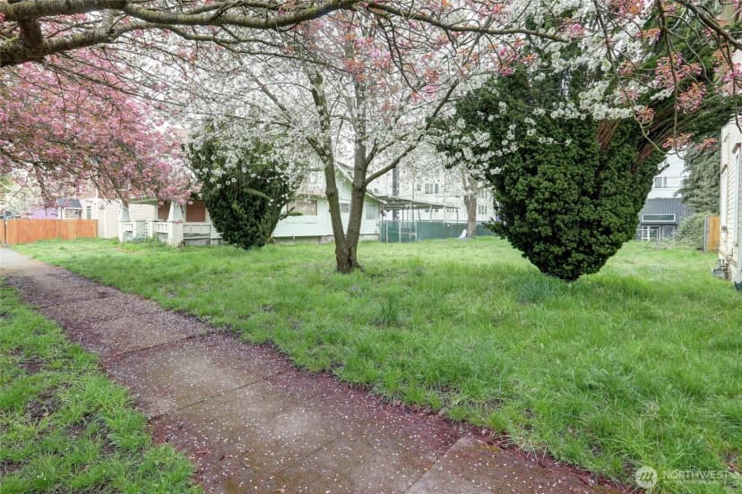 Property photo for 811 S L Street, Tacoma photo 3