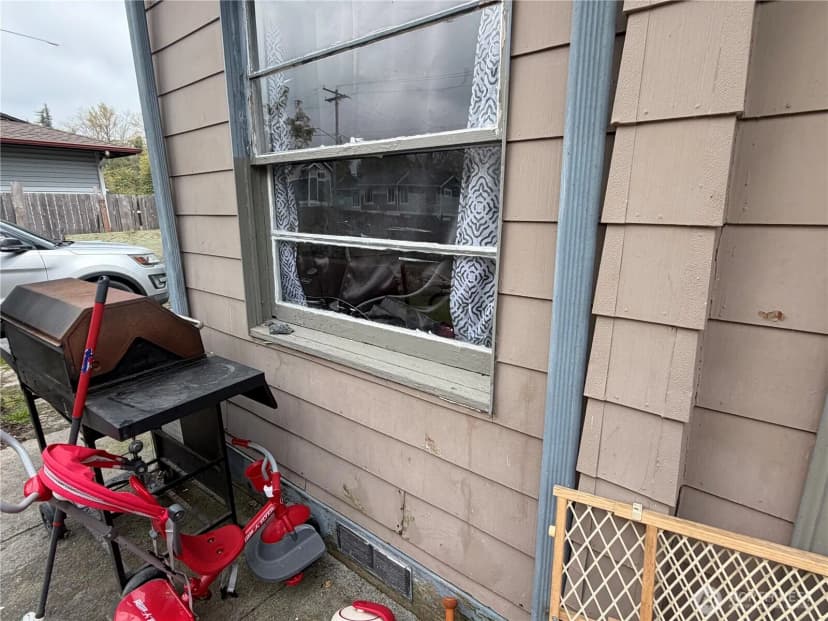 Property photo for 1414 S 7th Street, Mount Vernon photo 19