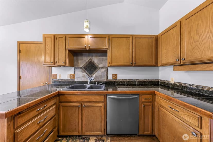 Property photo for 1356 Welling Rd, Bellingham photo 19