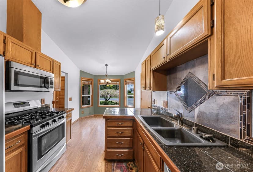 Property photo for 1356 Welling Rd, Bellingham photo 17