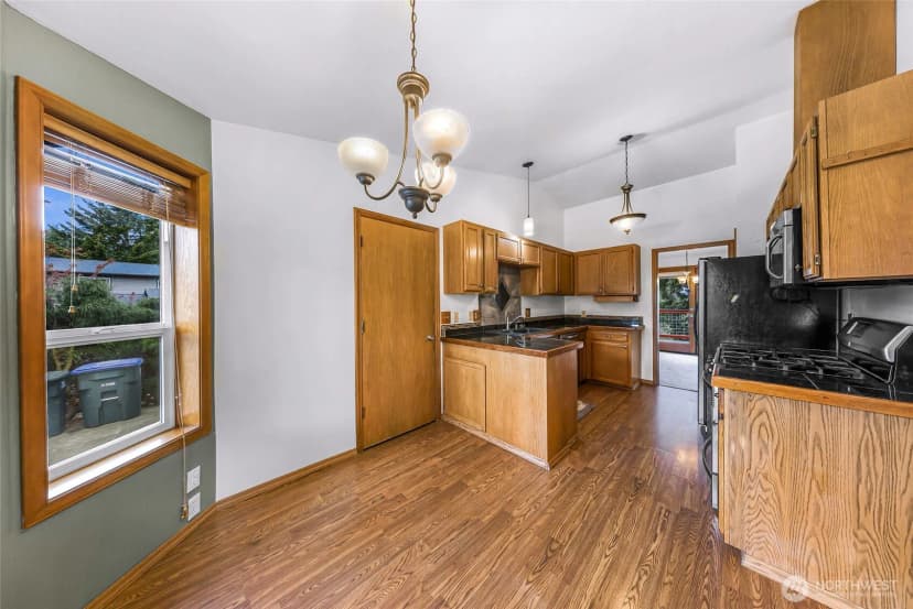 Property photo for 1356 Welling Rd, Bellingham photo 14
