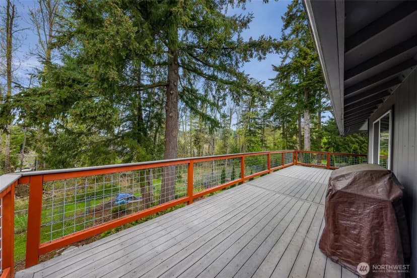Property photo for 1356 Welling Rd, Bellingham photo 9