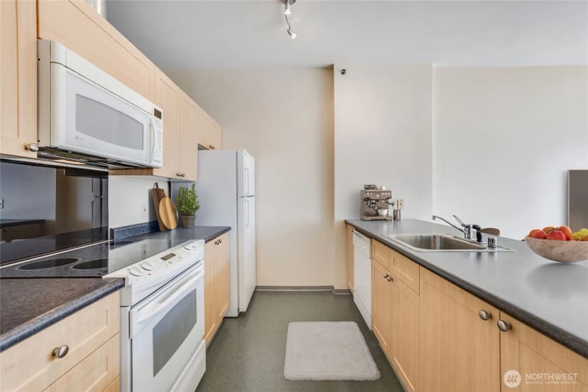 Property photo for 2717 Western Avenue #8020, Seattle photo 10