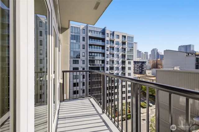 Property photo for 2717 Western Avenue #8020, Seattle photo 5