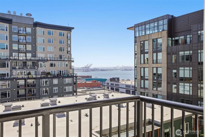 Property photo for 2717 Western Avenue #8020, Seattle photo 6
