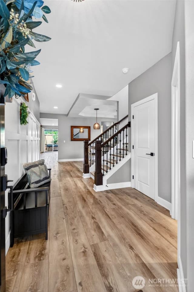 Property photo for 14207 Overlook Drive E, Bonney Lake photo 4