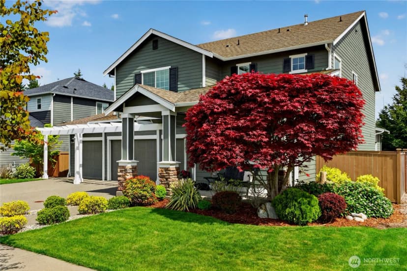 Property photo for 14207 Overlook Drive E, Bonney Lake photo 2