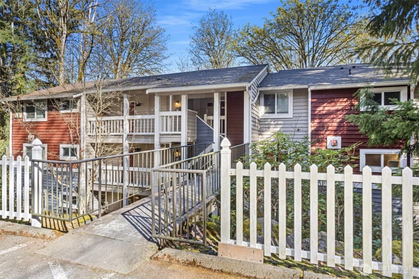 Property photo for 15230 S 43rd Street #c101, Bellevue photo 2