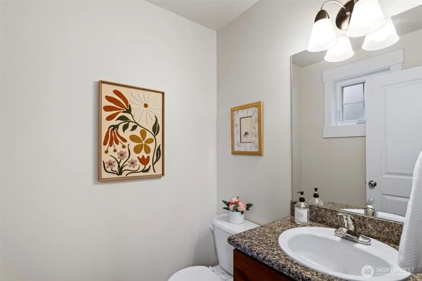 Property photo for 9501 Interlake Avenue N, Seattle photo 15