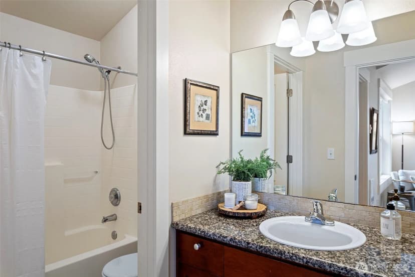 Property photo for 9501 Interlake Avenue N, Seattle photo 20