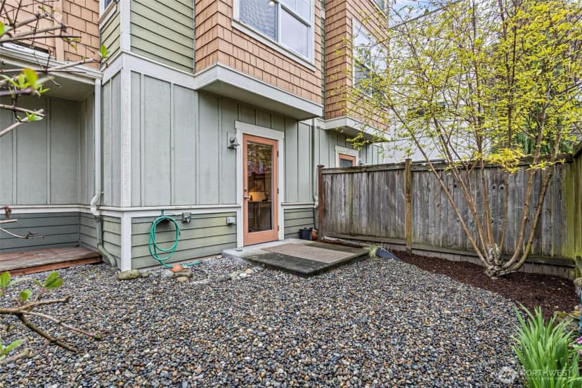 Property photo for 9501 Interlake Avenue N, Seattle photo 30