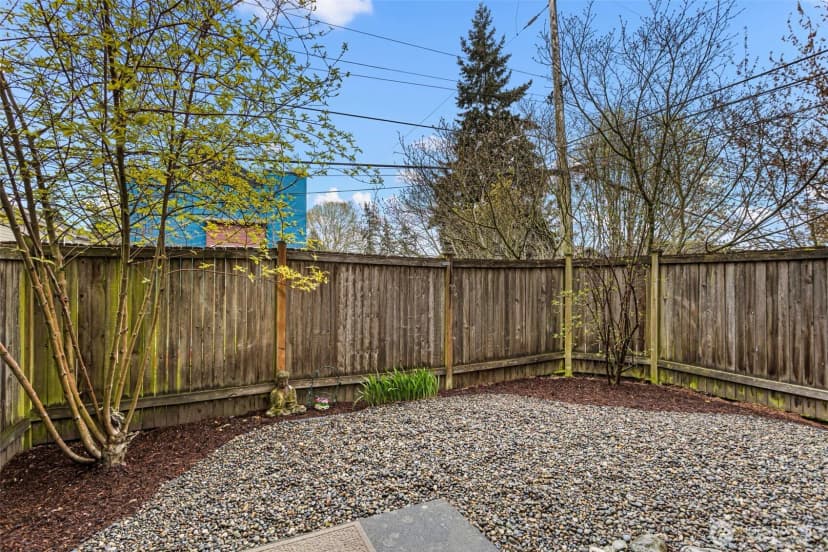 Property photo for 9501 Interlake Avenue N, Seattle photo 31