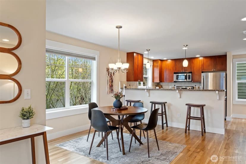 Property photo for 9501 Interlake Avenue N, Seattle photo 10
