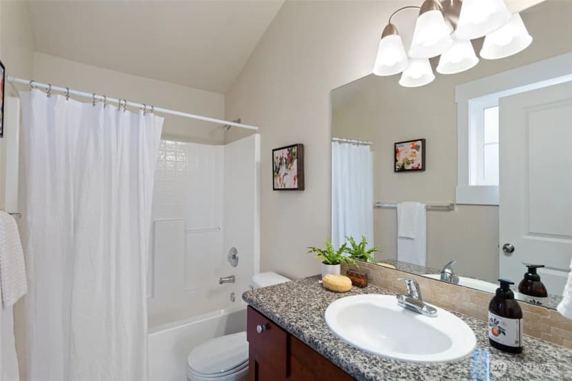 Property photo for 9501 Interlake Avenue N, Seattle photo 26