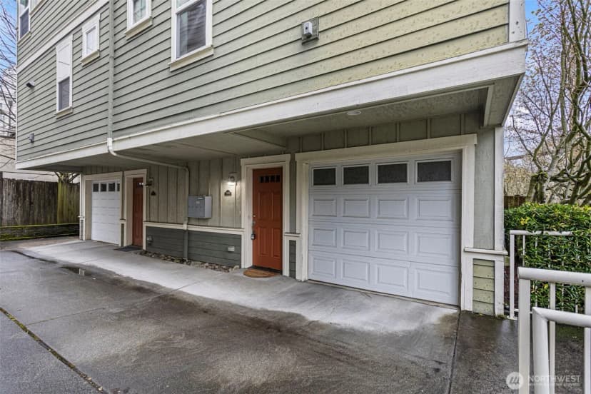Property photo for 9501 Interlake Avenue N, Seattle photo 32